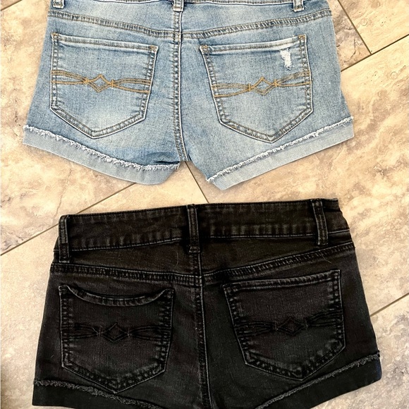 2 Pair of MUDD Shorts - Picture 2 of 4